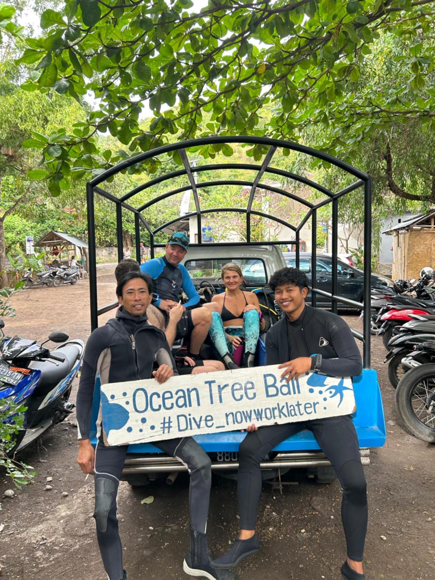 Blue Waves Hostel Amed Ambat Exterior photo