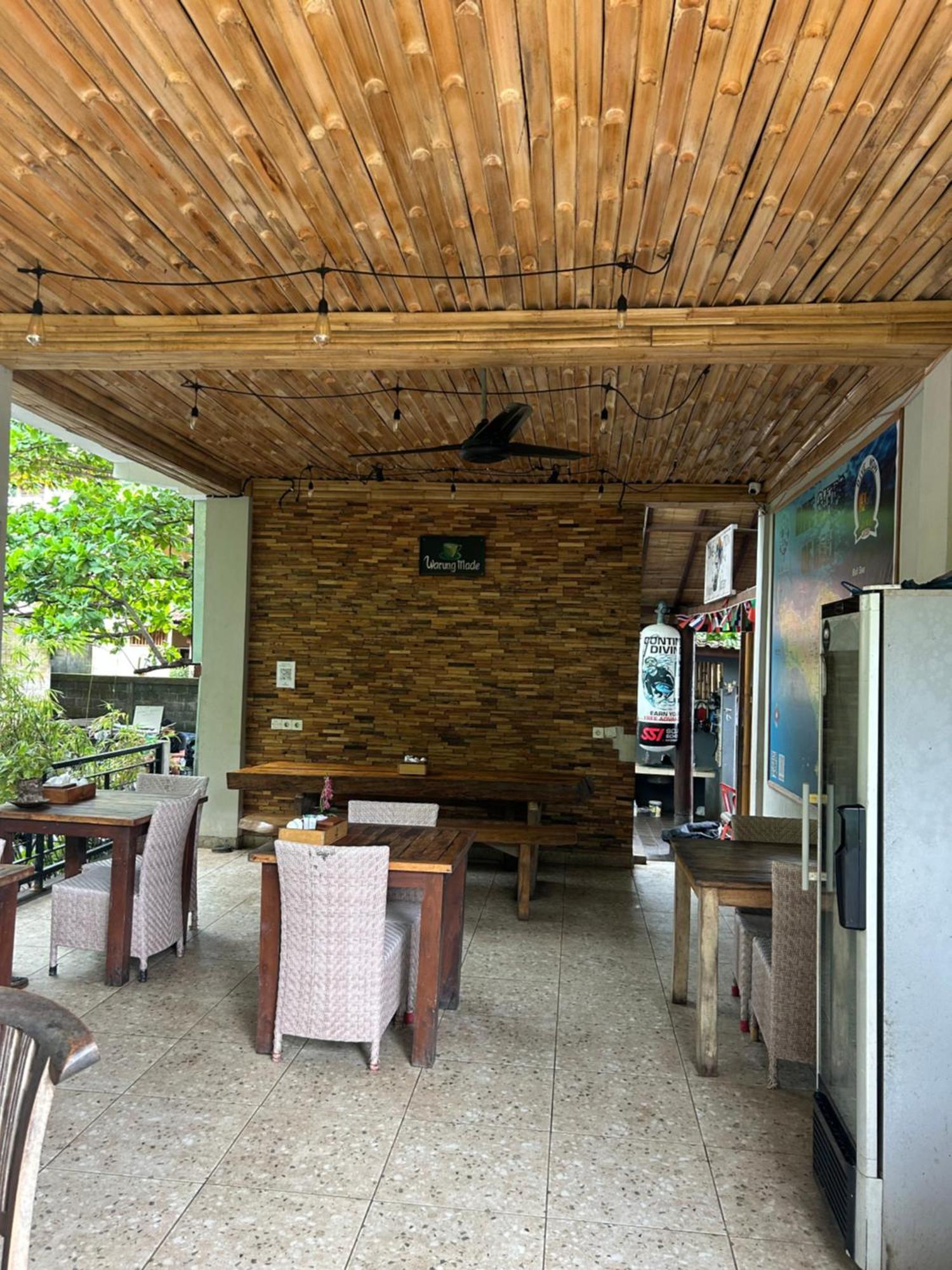 Blue Waves Hostel Amed Ambat Exterior photo