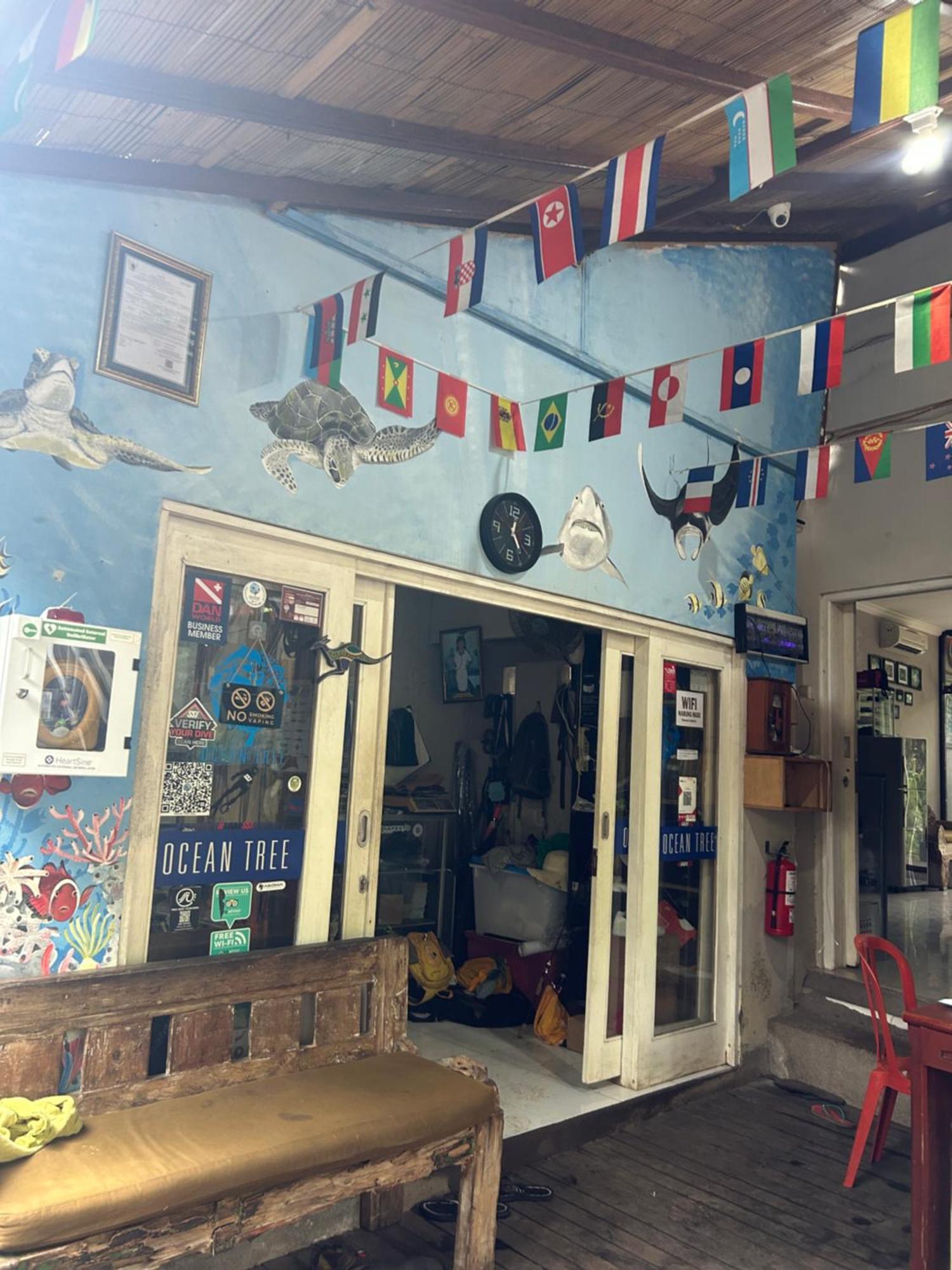 Blue Waves Hostel Amed Ambat Exterior photo