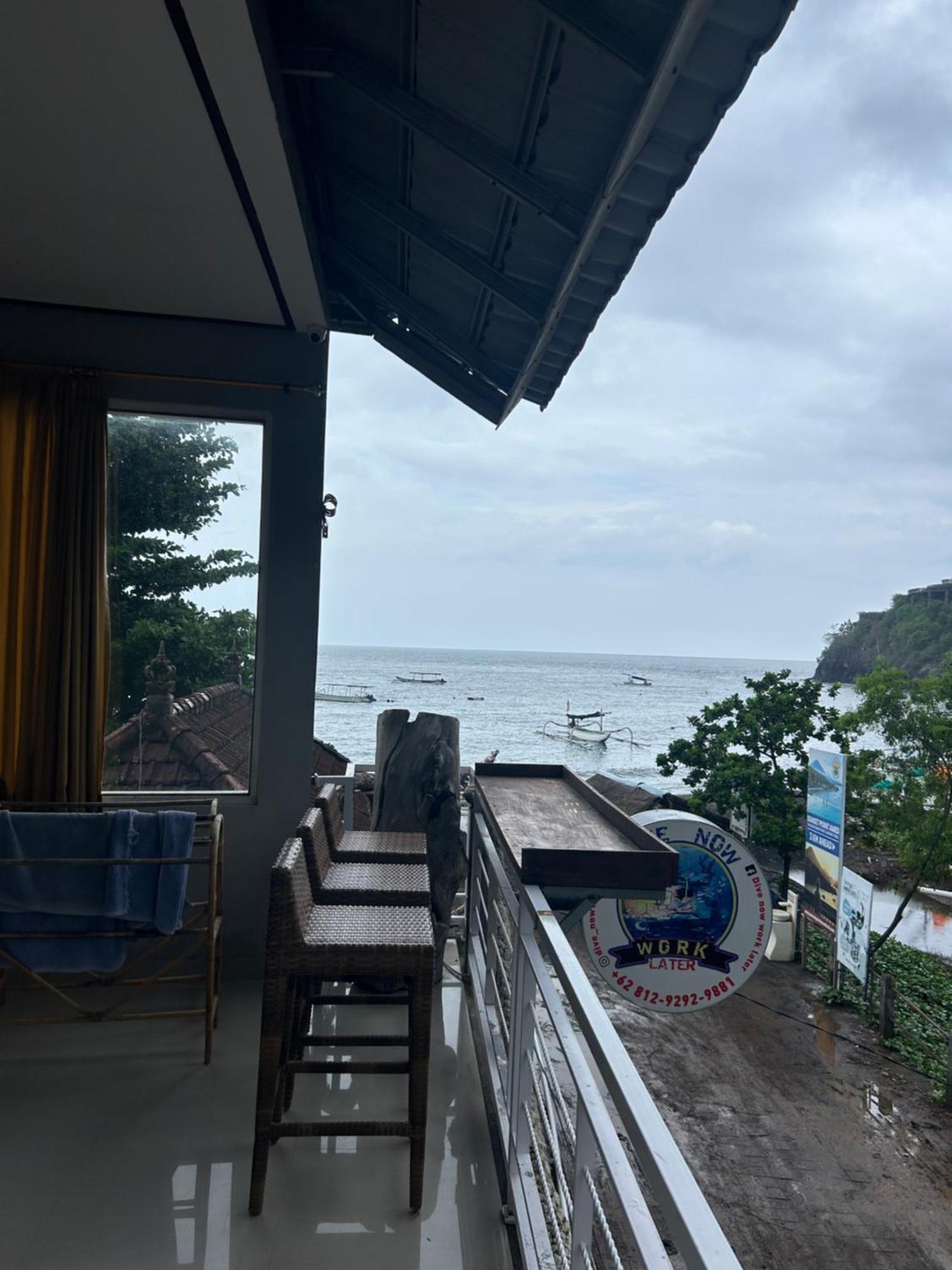 Blue Waves Hostel Amed Ambat Exterior photo